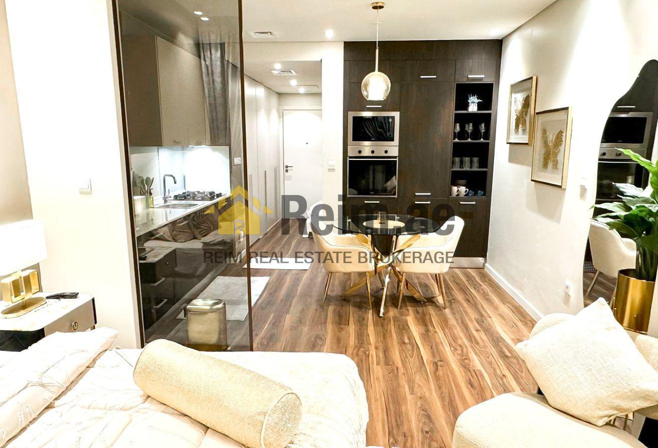 Luxury Furniture | Prime Location | Spacious photo 5