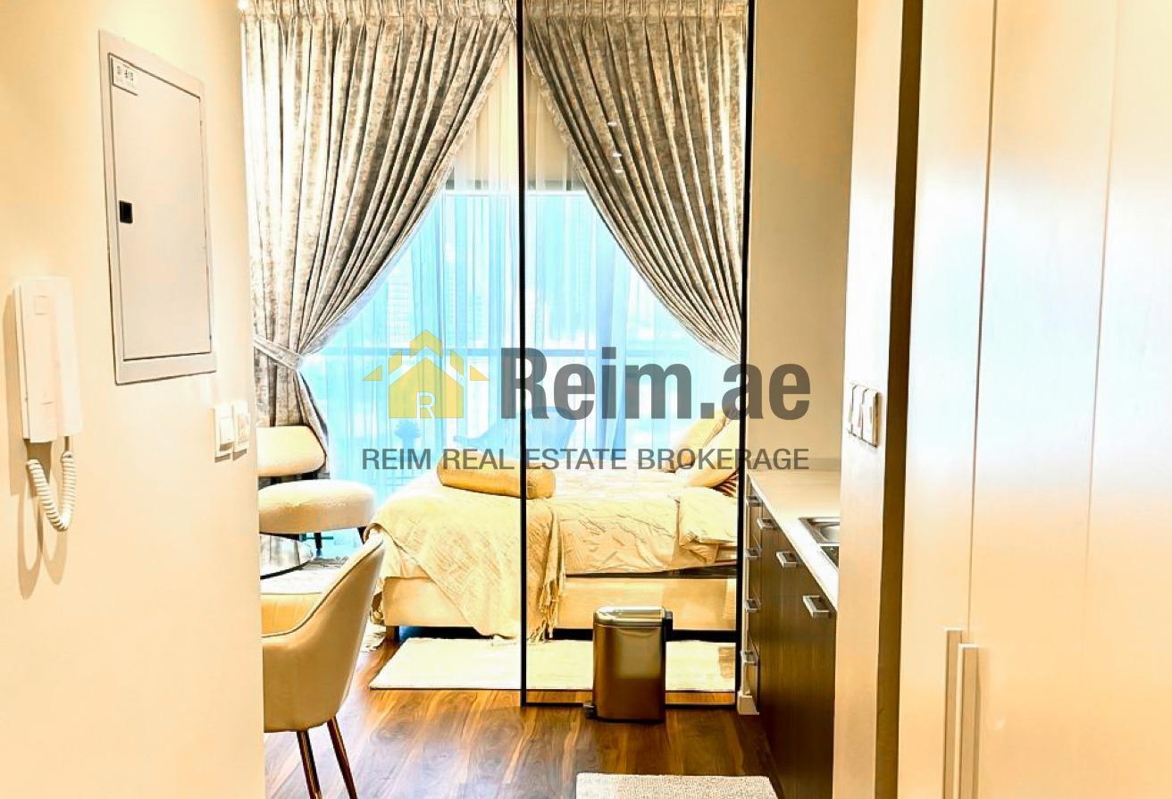 Luxury Furniture | Prime Location | Spacious photo 11