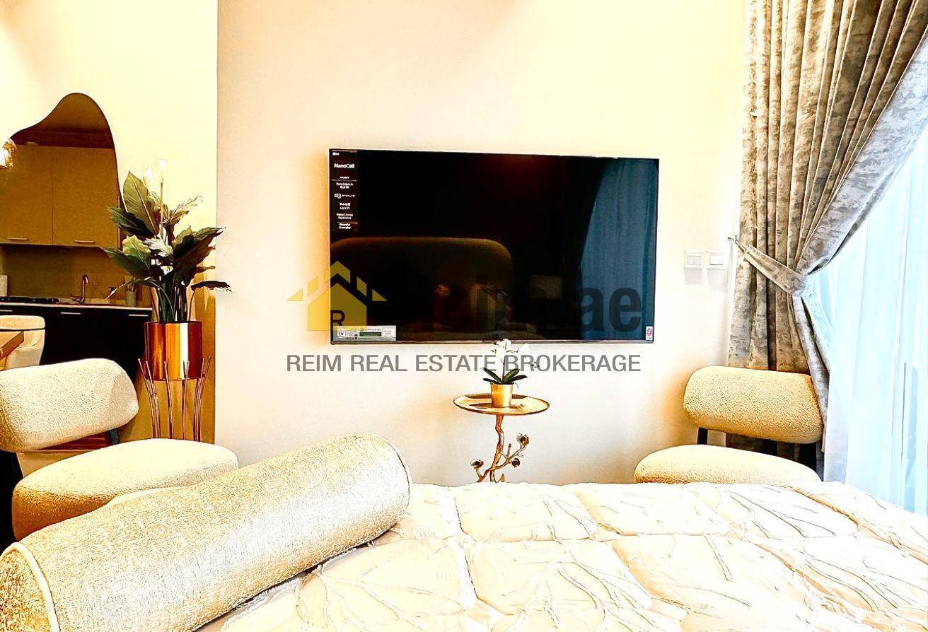 Luxury Furniture | Prime Location | Spacious photo 12