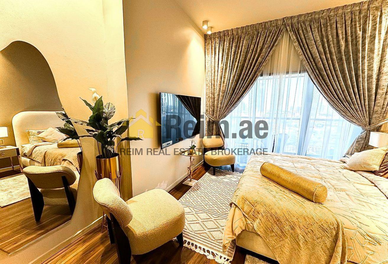 Luxury Furniture | Prime Location | Spacious photo 7