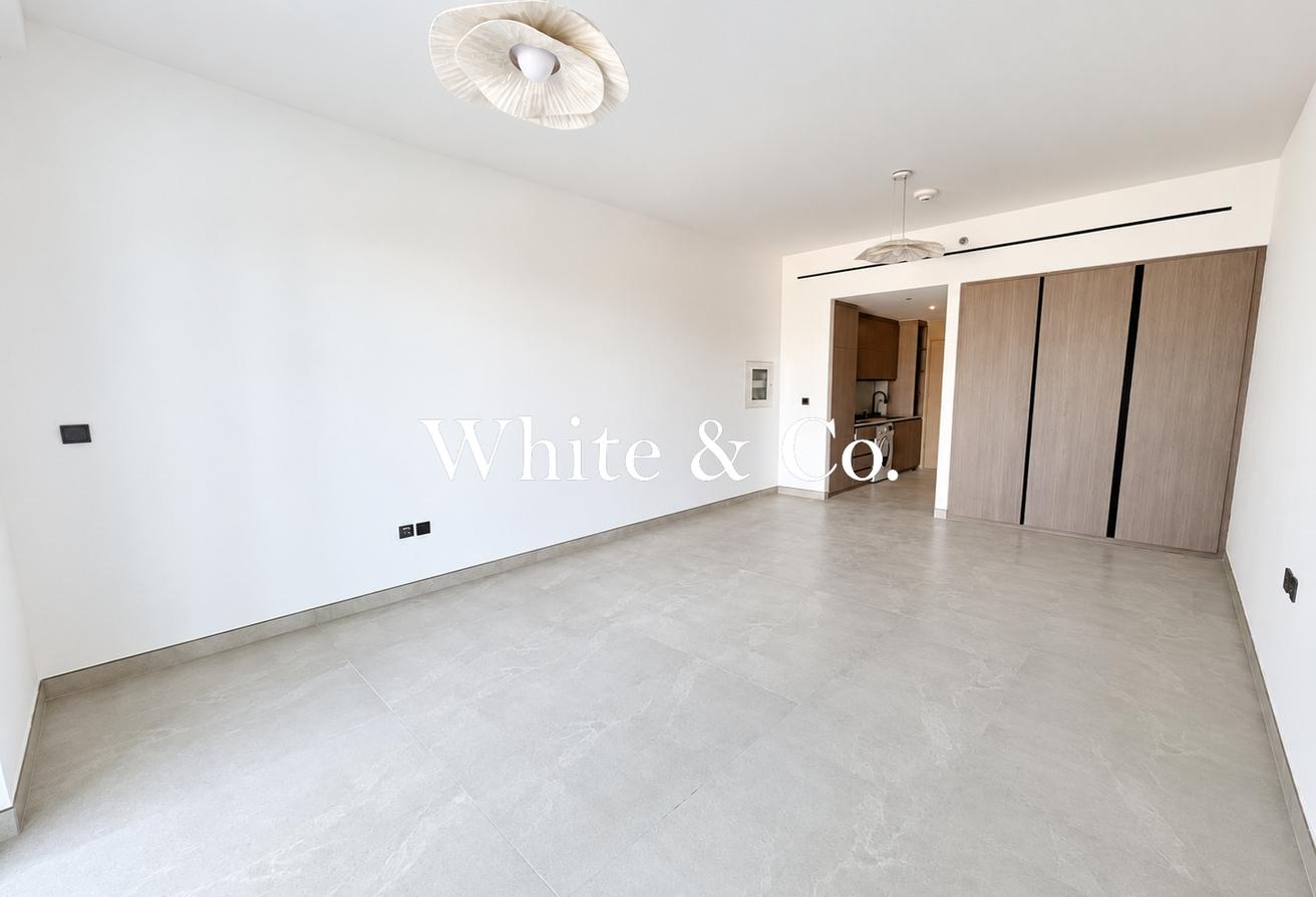 Unfurnished | Brand New | Park & Pool View photo 8