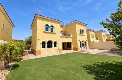 Villa - 3 - 4 for rent in District 8 - Jumeirah Park - Dubai