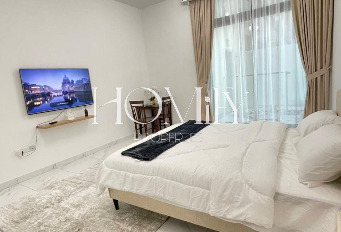 Prime Location | Fully Furnished | With Balcony photo 2