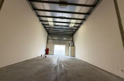 مستودع - استوديو - 1 حمام للايجار في 18 المنطقة الصناعية رقم - المنطقة الصناعية بالشارقة - الشارقة