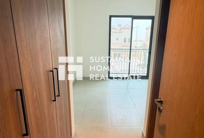 Elegant 3BR TH | Corner Plot | Modern Living — photo 3