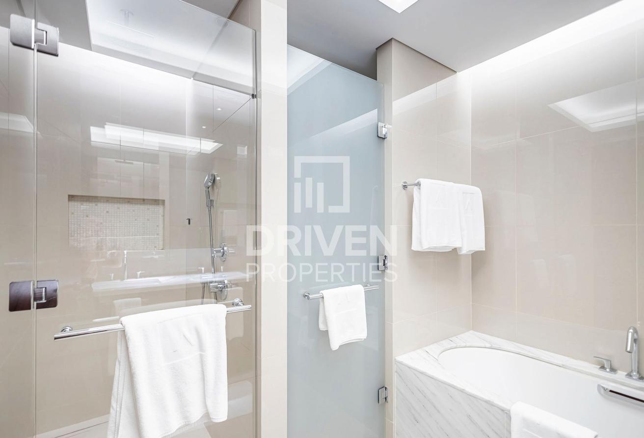 Genuine Listing | Burj Khalifa View | Vacant photo 10
