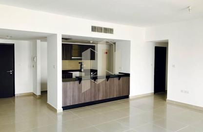 Apartment - 2 Bedrooms - 3 Bathrooms for rent in Tower 4 - Al Reef Downtown - Al Reef - Abu Dhabi