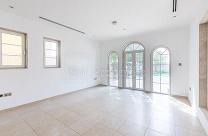 Villa - 3 - 4 for sale in District 5 - Jumeirah Park - Dubai