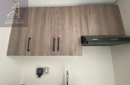 Apartment - Studio - 1 for rent in Muwailih Building - Muwaileh - Sharjah