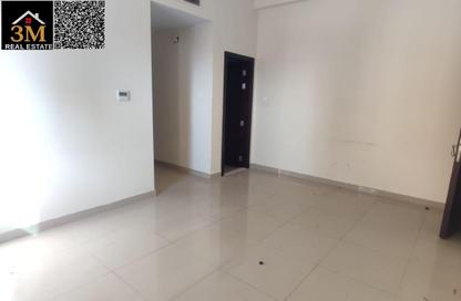 Apartment - 1 Bedroom - 2 Bathrooms for rent in Corniche Tower - Ajman Corniche Road - Ajman