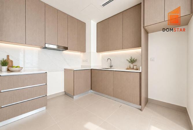 Ready to move|Luxury Building| Community View !! photo 2