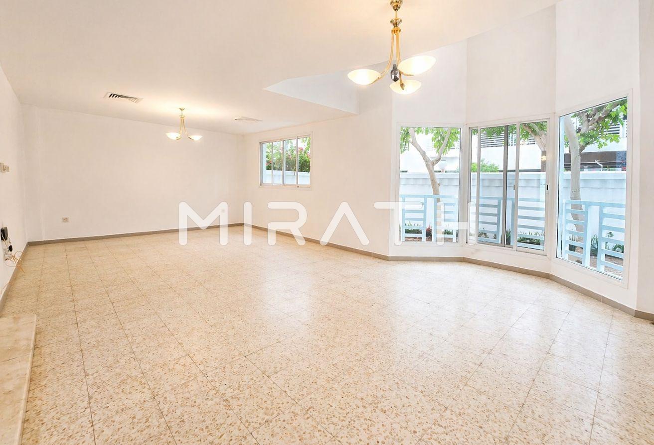Unique Villa Close to Dubai Canal | Premium photo 2