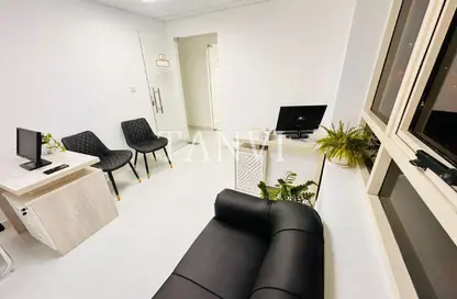 Office Space - 1 Bedroom - 1 Bathroom for rent in Silver Home Building - Hor Al Anz - Deira - Dubai
