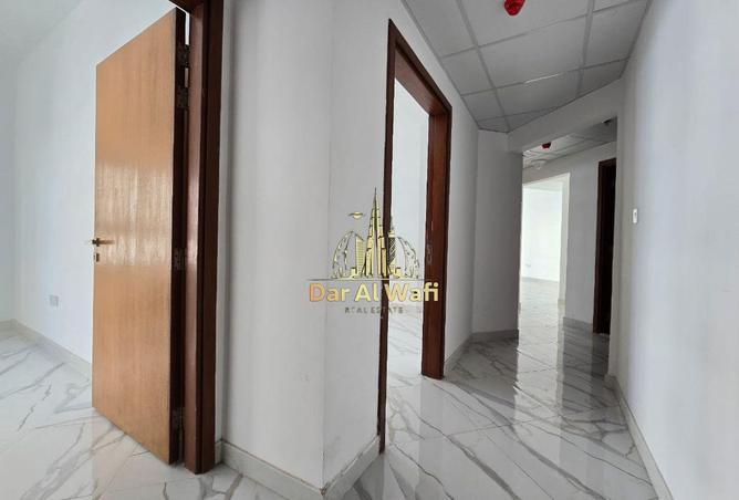 58573162 - Property Image 3