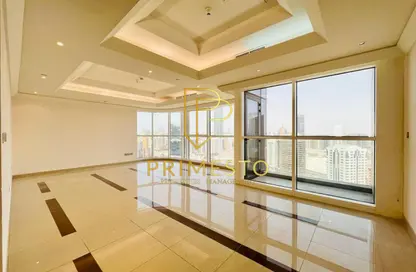 Apartment - 3 Bedrooms - 4 Bathrooms for rent in Wave tower - Corniche Road - Abu Dhabi