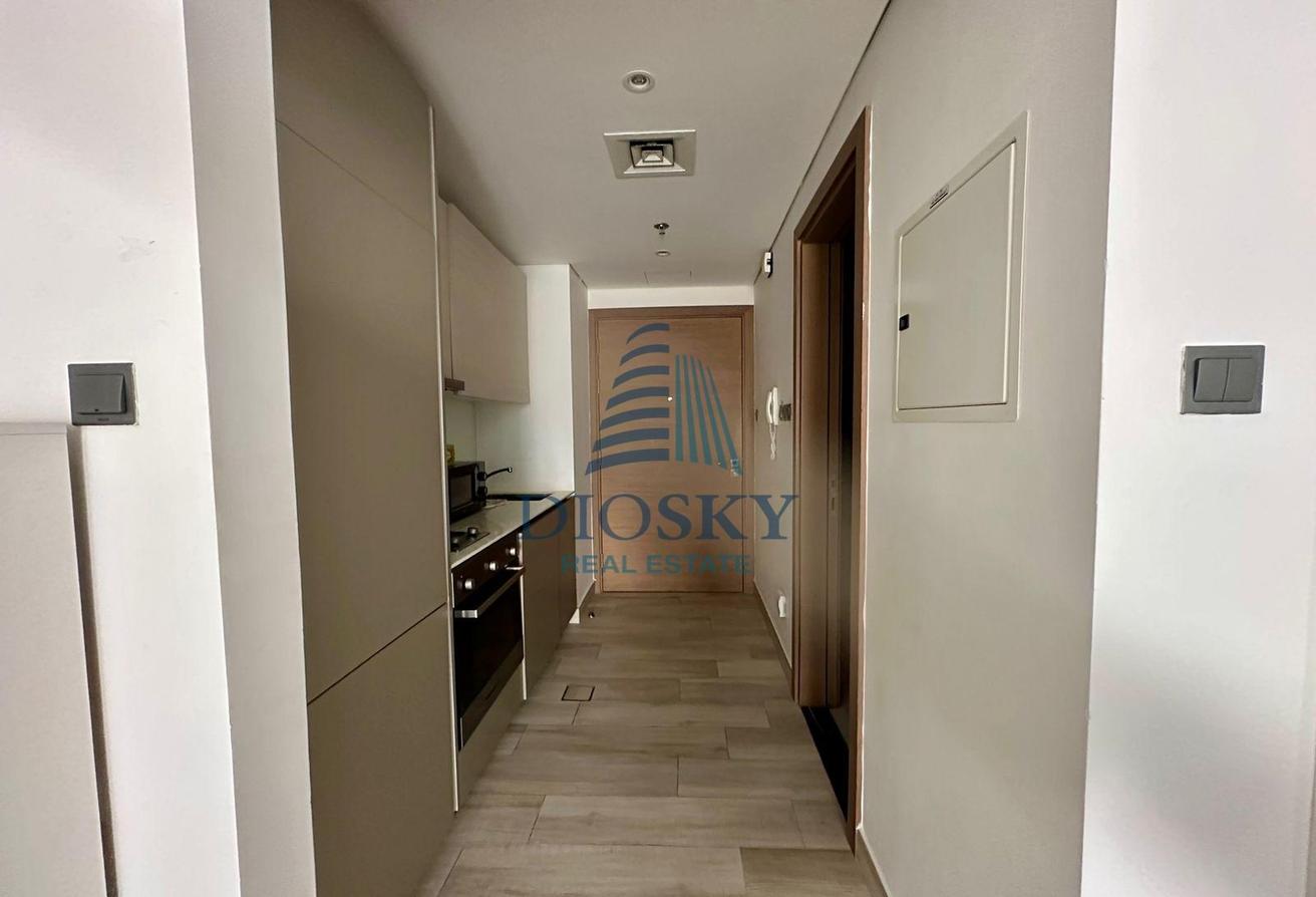 Fully Furnished | Premium Quality | Vacant Now photo 8