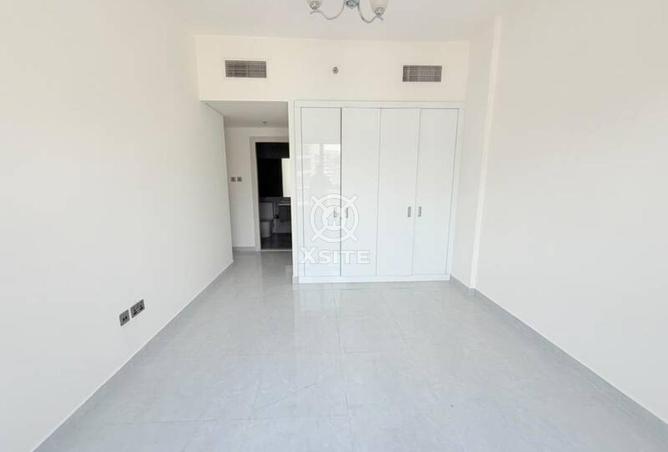 Unfurnished 2BD|Dishwasher Space|Bathtub photo 3