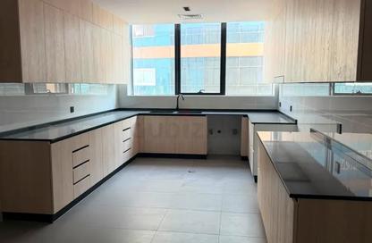 Apartment - 3 - 4 for rent in Sharjah Terraces - Al Khan Lagoon - Al Khan - Sharjah