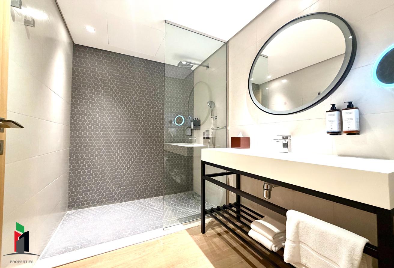 All Inclusive l Immediate Start l Deluxe Unit photo 13