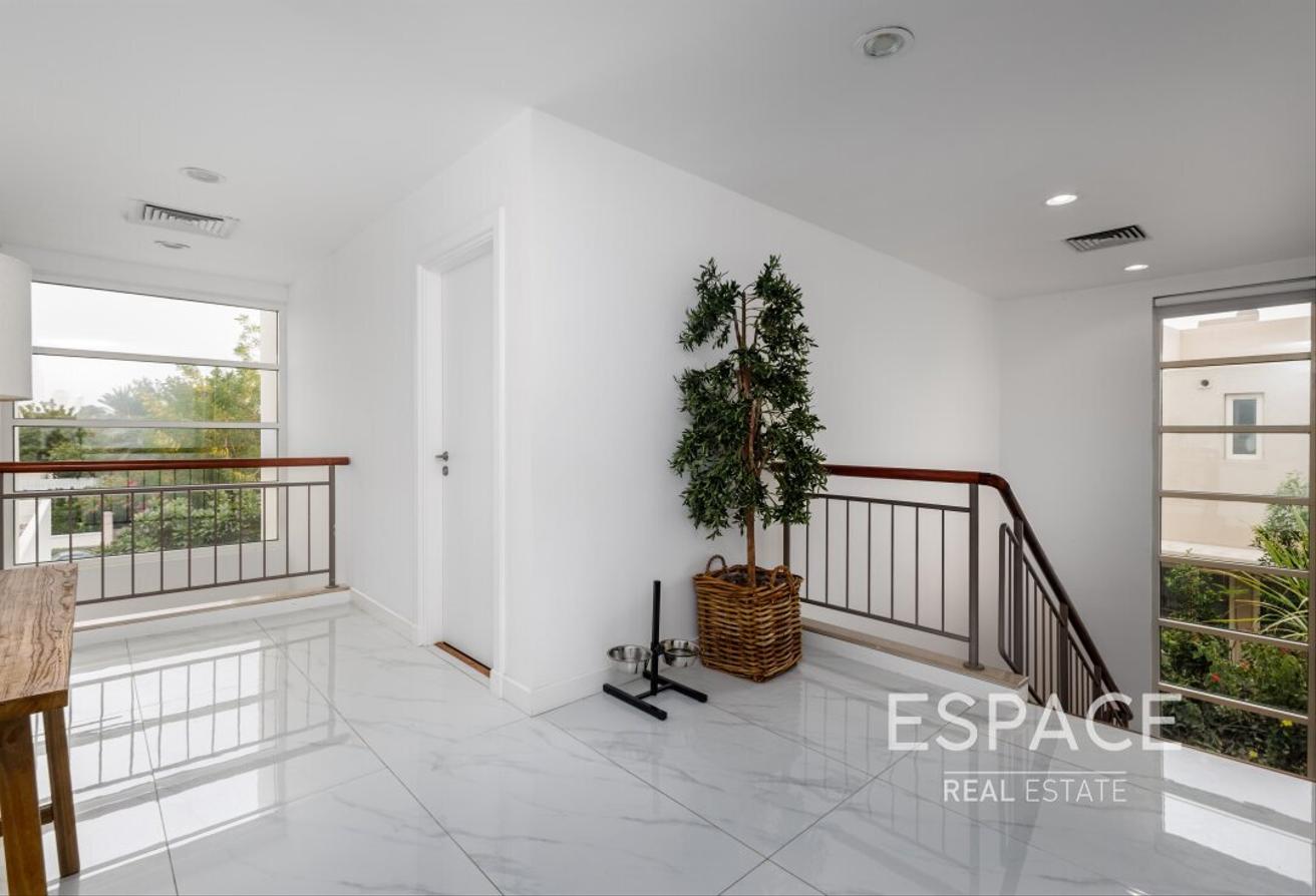 Private Pool | Upgraded | Backing Park photo 7