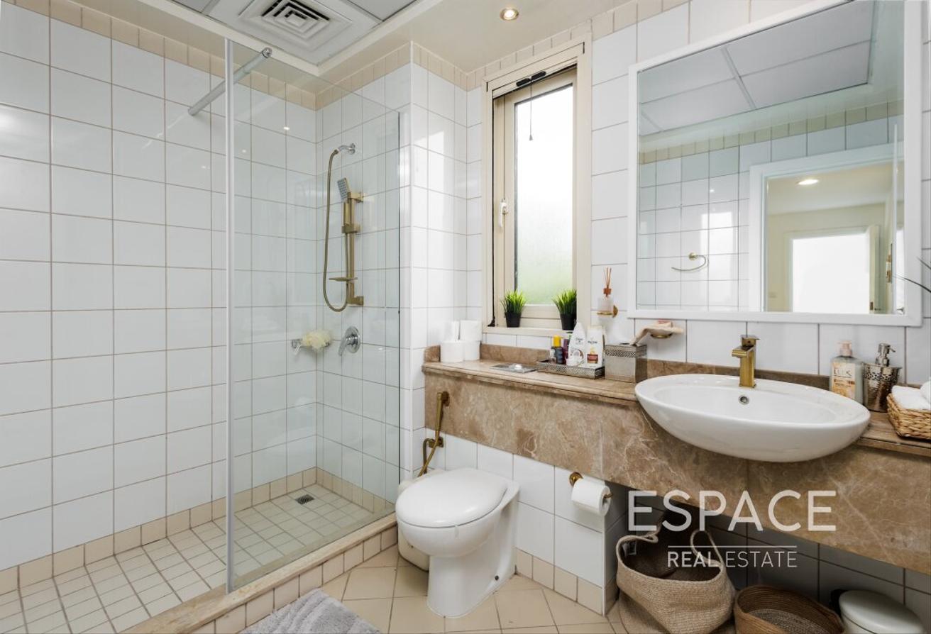 Private Pool | Upgraded | Backing Park photo 13
