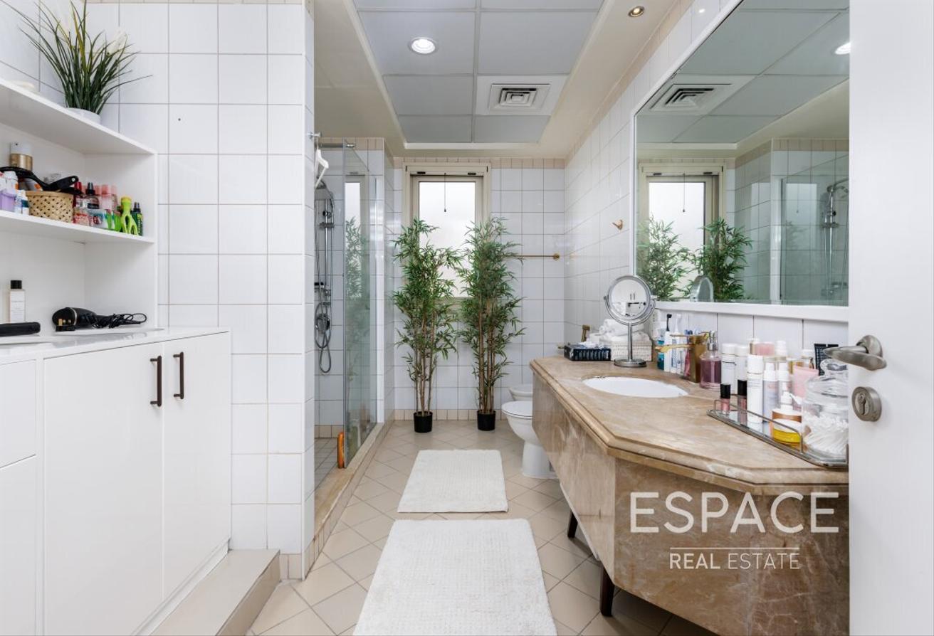 Private Pool | Upgraded | Backing Park photo 9