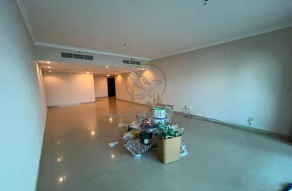 Apartment - 3 Bedrooms - 4 Bathrooms for rent in Al Khan Corniche - Al Khan - Sharjah