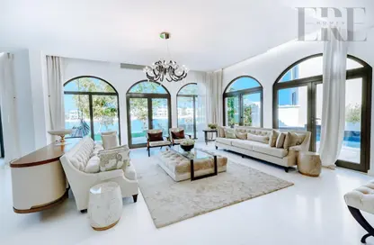 Villa - 4 Bedrooms - 5 Bathrooms for rent in Garden Homes Frond C - Garden Homes - Palm Jumeirah - Dubai