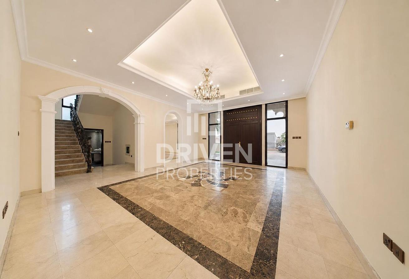 Family Villa | Spacious Layout | Private Garden photo 3