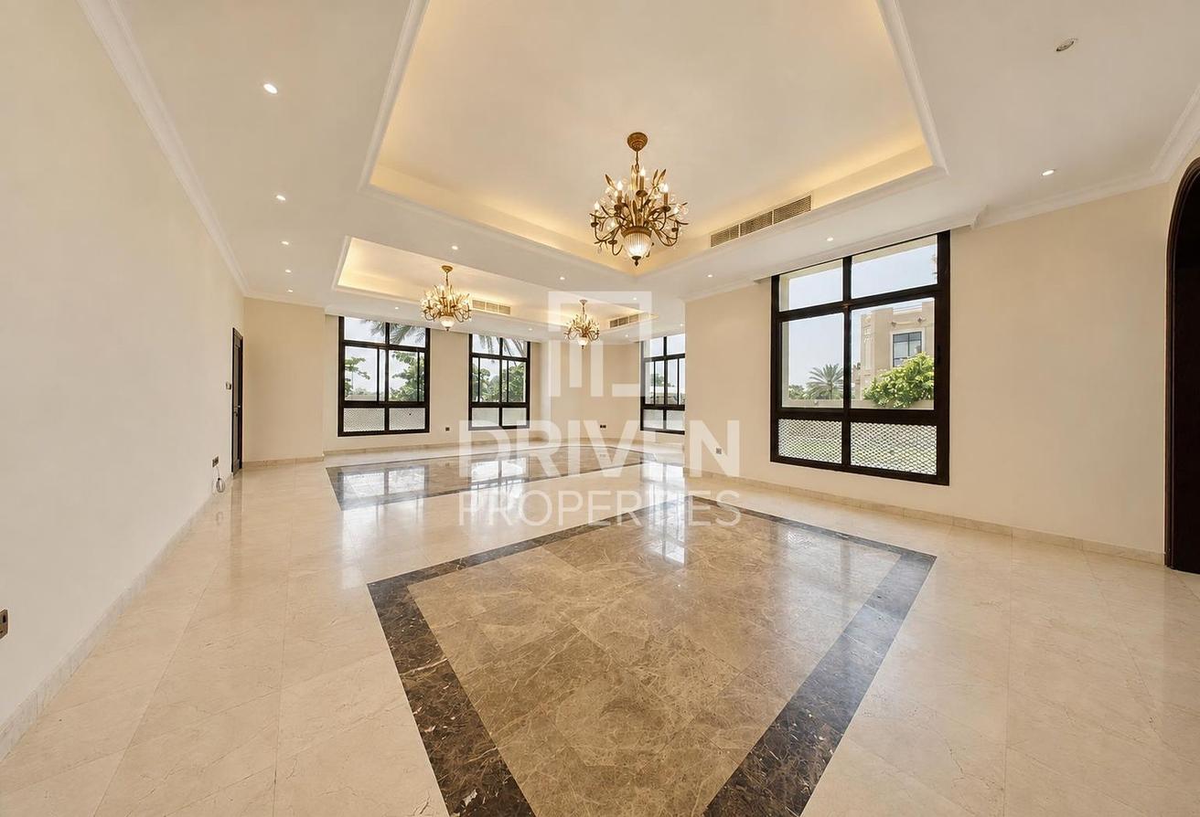 Family Villa | Spacious Layout | Private Garden photo 4