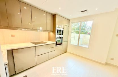 Villa - 2 Bedrooms - 3 Bathrooms for rent in Springs 8 - The Springs - Dubai