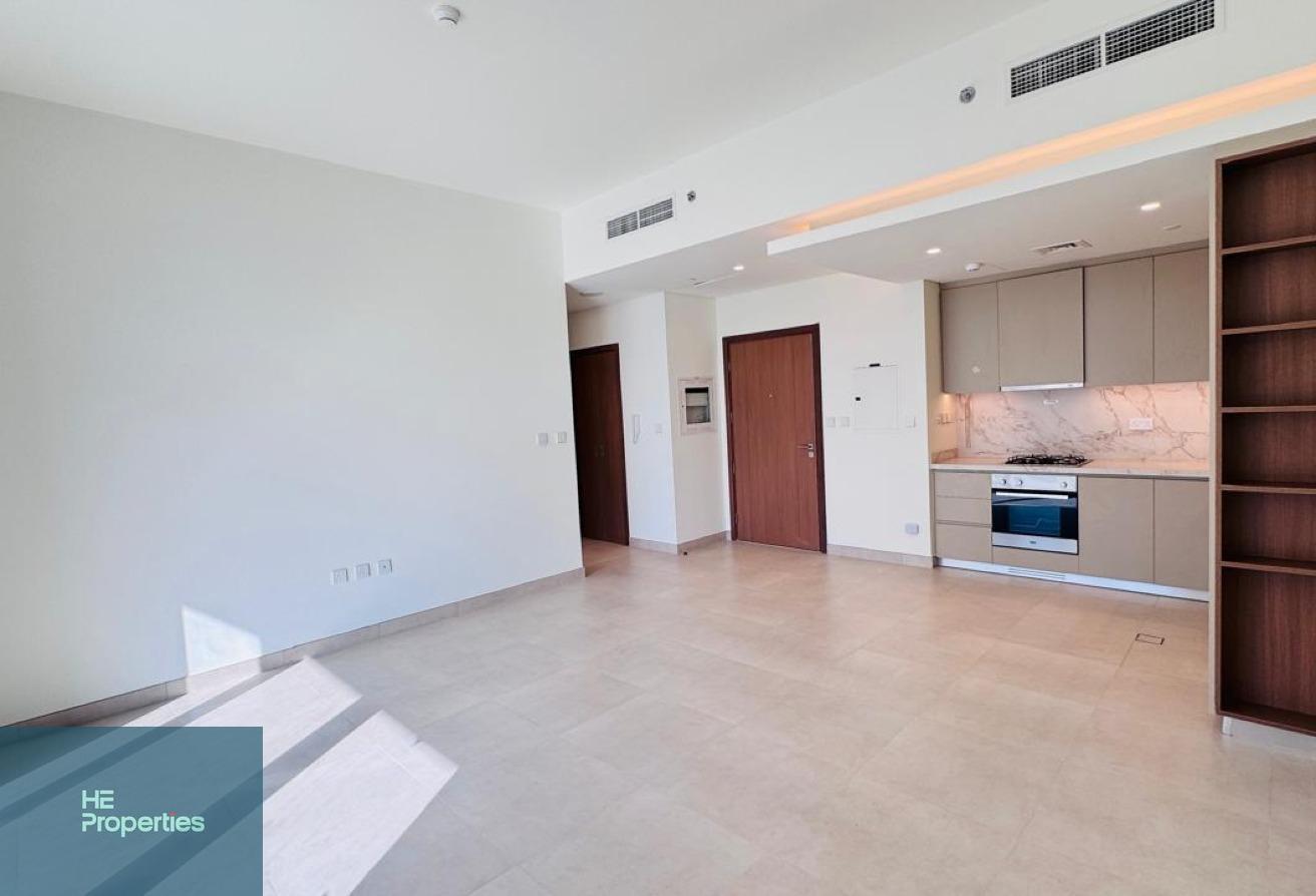 BRAND NEW | READY TO MOVE | POOL VIEW photo 2