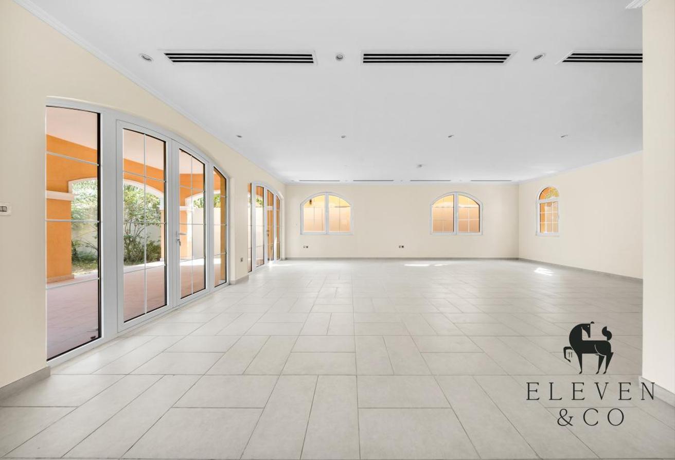 5BR Villa | Skyline Views | Prime Location photo 5