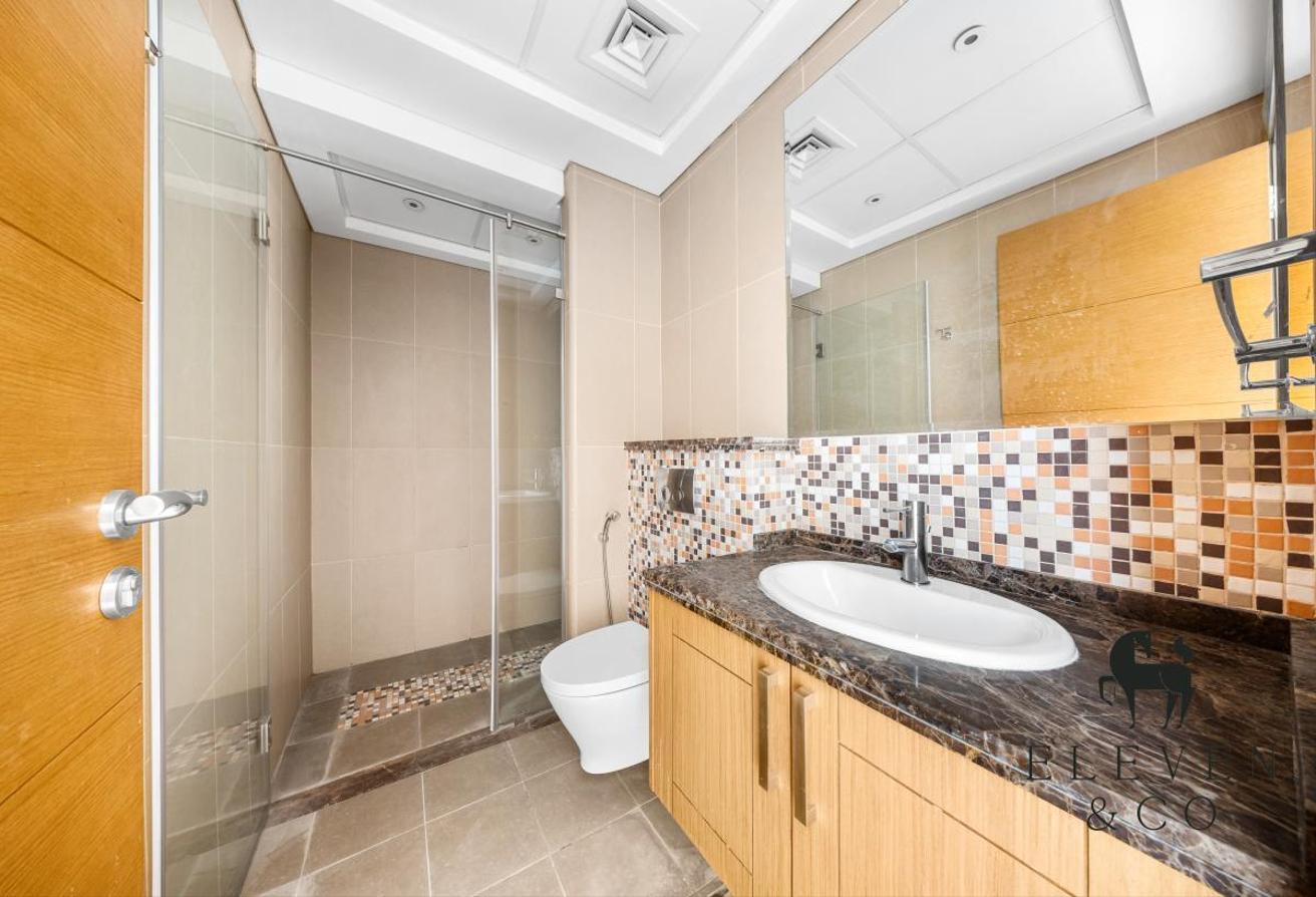 5BR Villa | Skyline Views | Prime Location photo 15