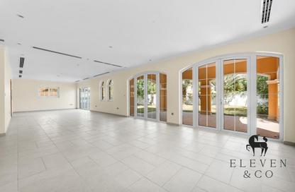 Villa - 5 - 6 for rent in District 5 - Jumeirah Park - Dubai Villa - 5 - 6 for rent in District 5 - Jumeirah Park - Dubai