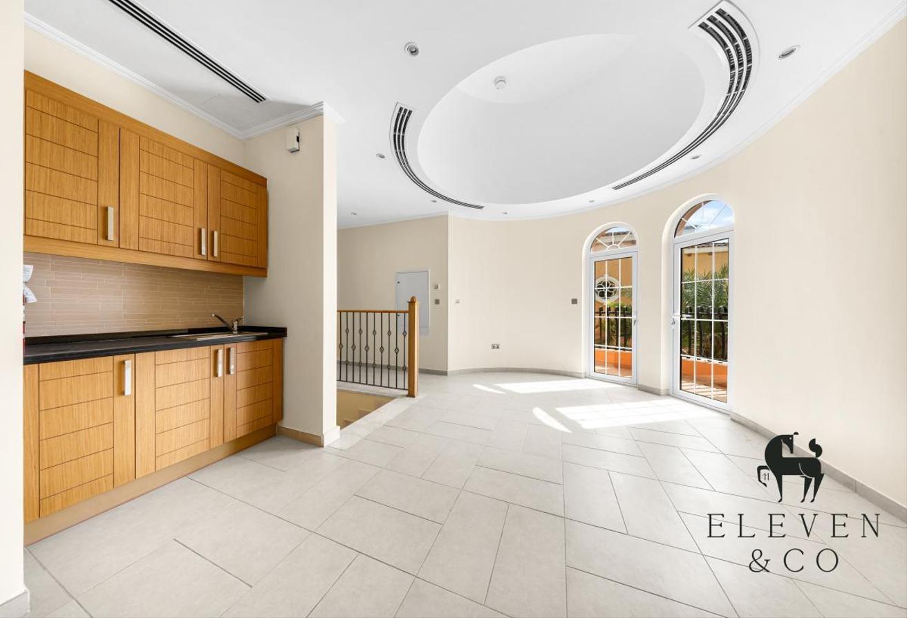 5BR Villa | Skyline Views | Prime Location photo 6