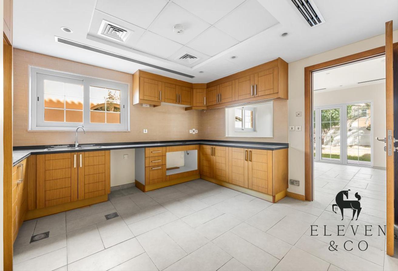5BR Villa | Skyline Views | Prime Location photo 7