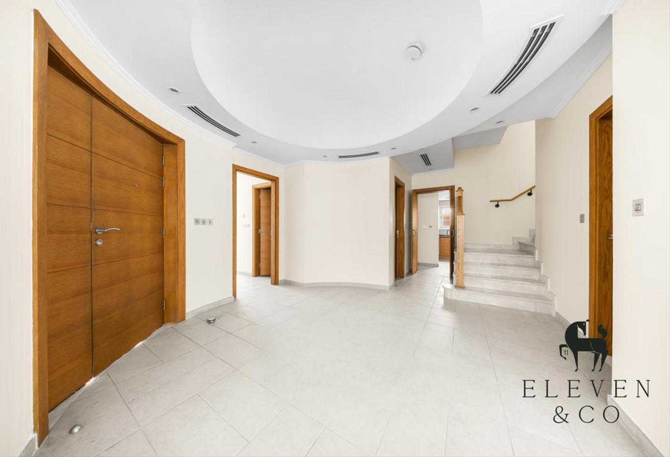 5BR Villa | Skyline Views | Prime Location photo 8