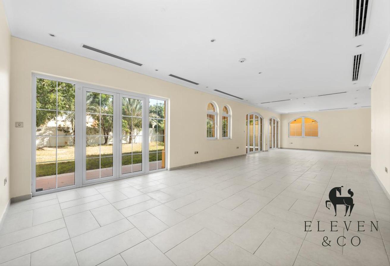 5BR Villa | Skyline Views | Prime Location photo 2