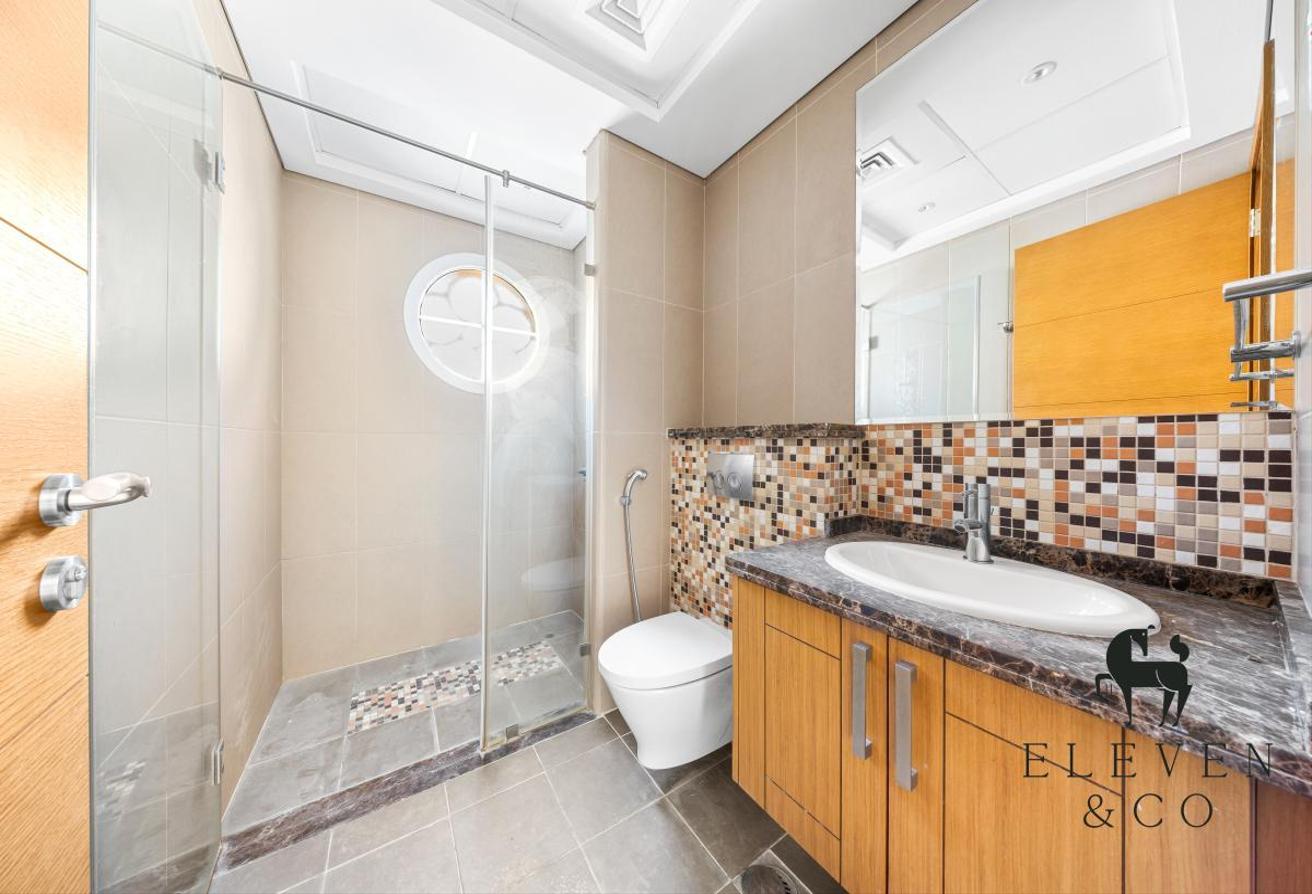 5BR Villa | Skyline Views | Prime Location photo 14