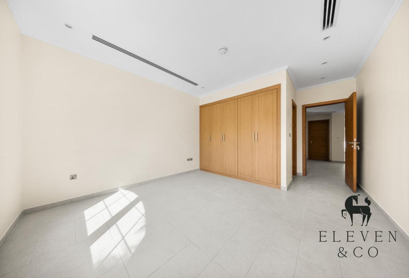 5BR Villa | Skyline Views | Prime Location photo 11