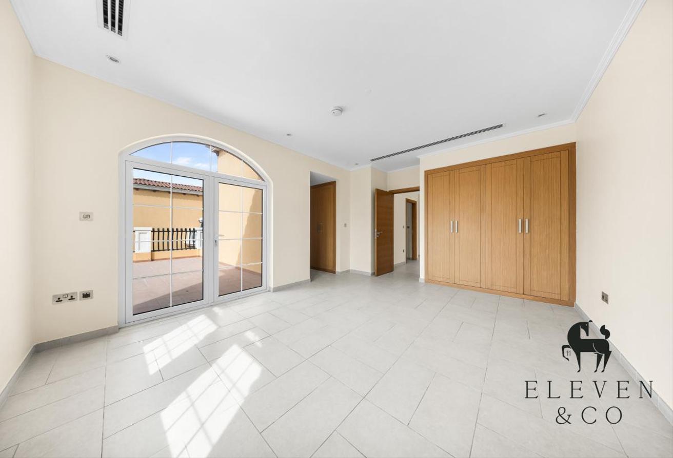 5BR Villa | Skyline Views | Prime Location photo 12