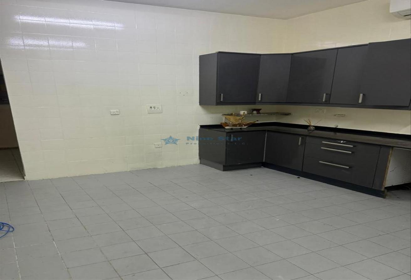 FULLY UPGRADED / READY TO MOVE photo 11