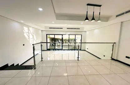 فيلا - 3 غرف نوم للايجار في القرية الغربية - الفرجان - دبي