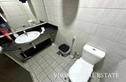 Office Space - Studio - 1 Bathroom for rent in The Regal Tower - Business Bay - Dubai