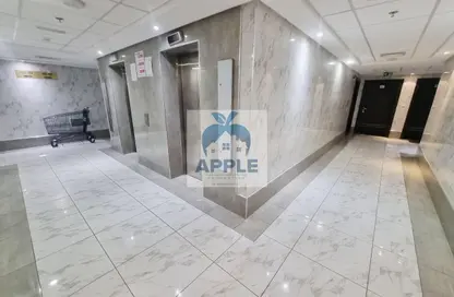 شقة - غرفة نوم - 2 حمامات للايجار في الثاني مويلح - تجارية مويلح - الشارقة