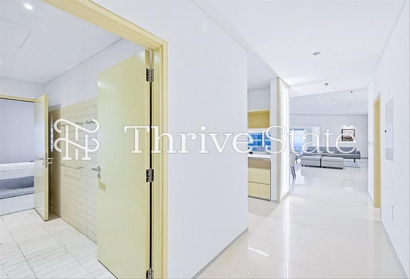 Elegant Furnished 2BR with SZR Skyline View photo 13