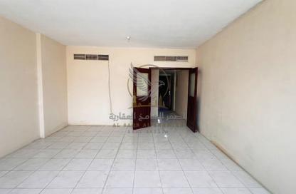 Staff Accommodation - Studio - 3 Bathrooms for rent in Crystal Plaza - Al Majaz 1 - Al Majaz - Sharjah