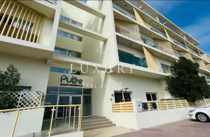 Apartment - 2 Bedrooms - 2 Bathrooms for rent in Pulse Smart Residence - District 11 - Jumeirah Village Circle - Dubai