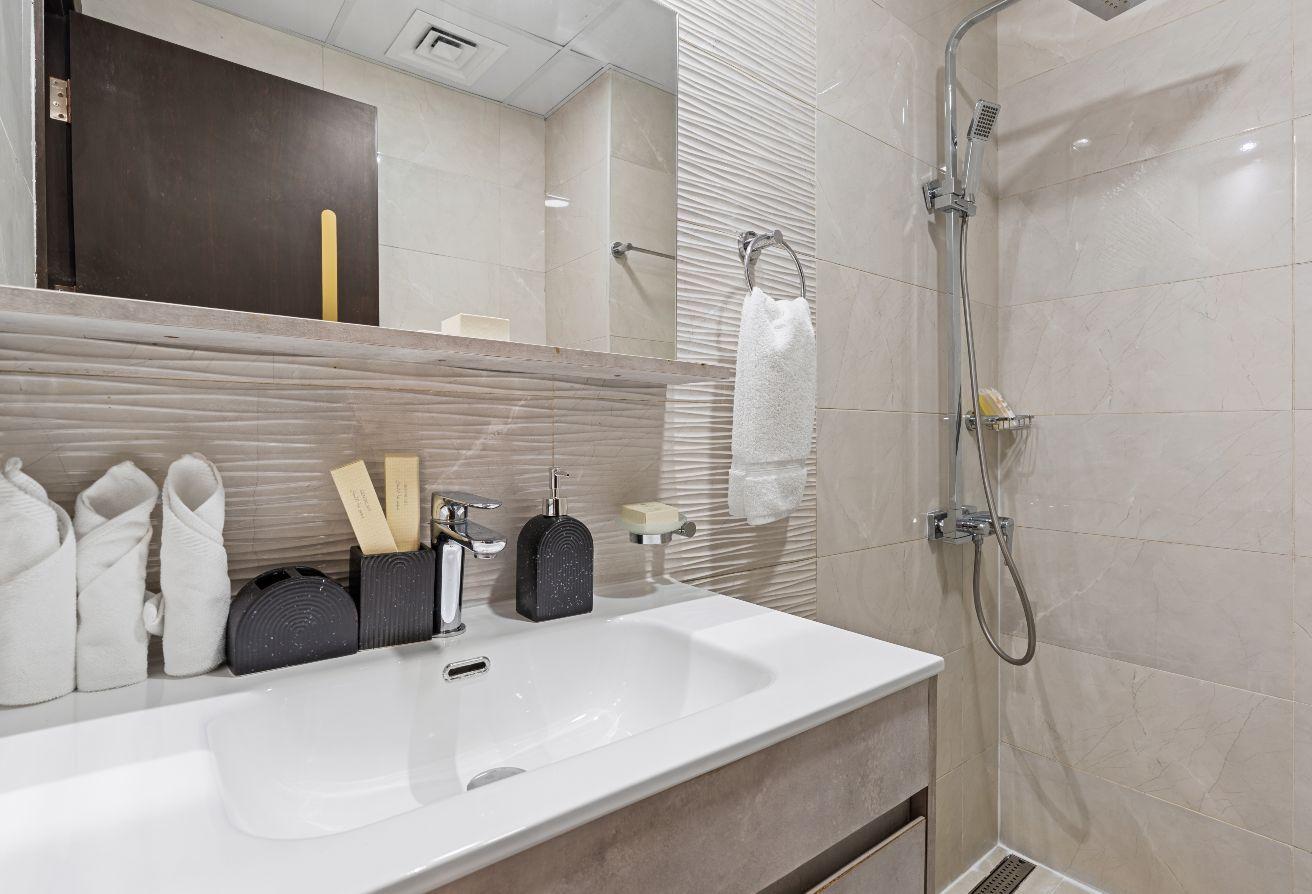 Poolside Studio | Balcony | King Bed | 50% photo 15